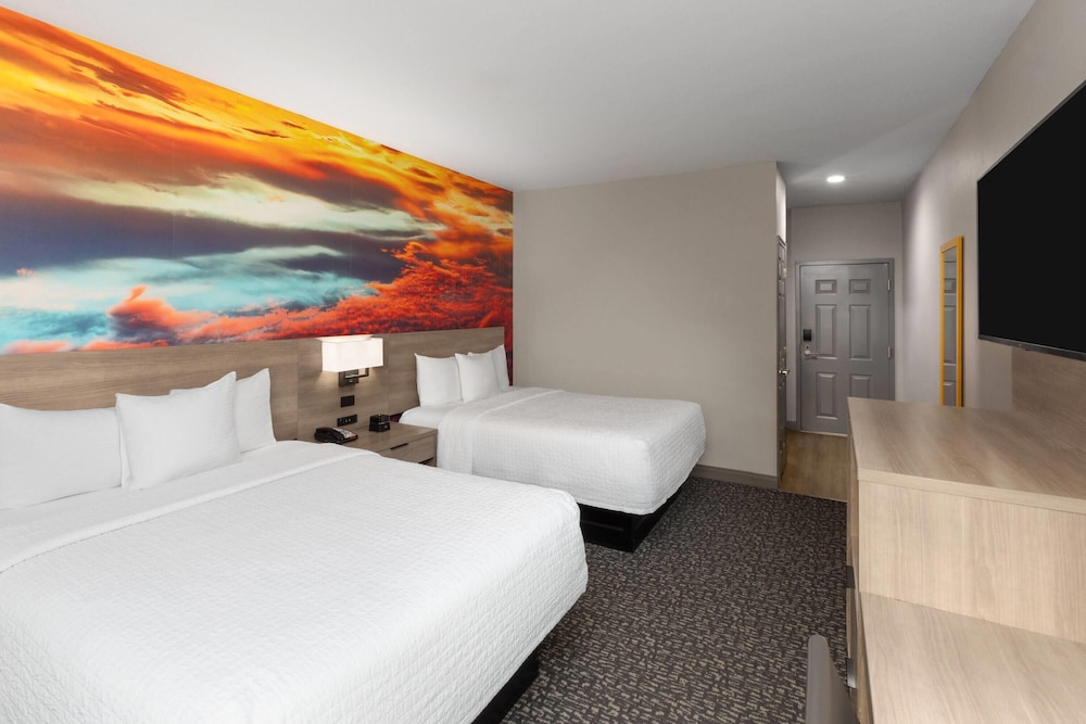 Room, 2 Queen Beds, Non Smoking - Photo 3