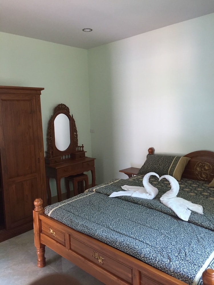 Superior Bungalow, 2 Bedrooms, Accessible, Pool View photo 3