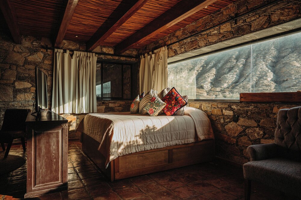 Junior Room, 1 Bedroom, Bathtub, Mountain View photo 2
