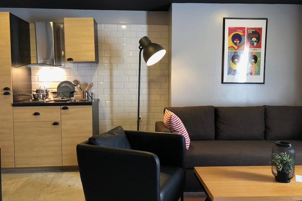 Deluxe Suite - Photo 9