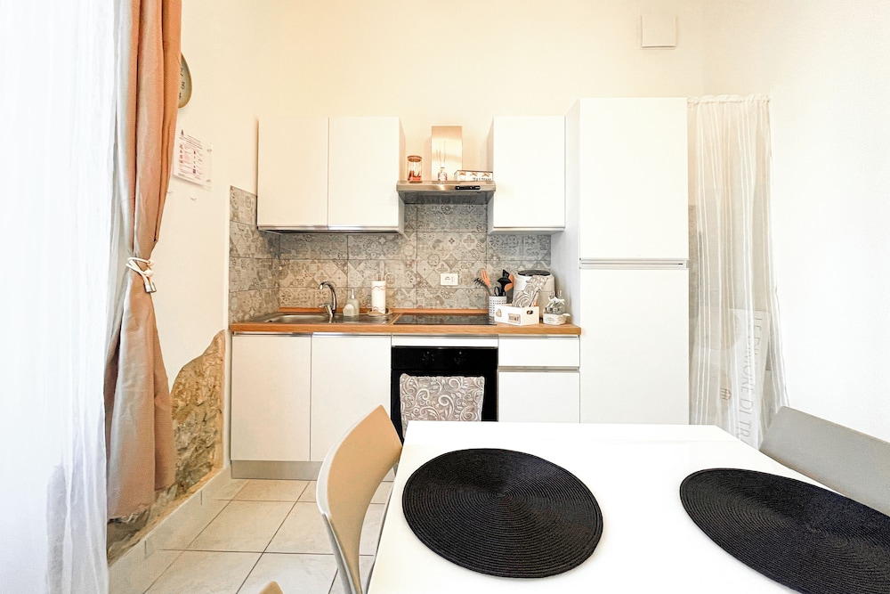 Apartment, Kitchenette