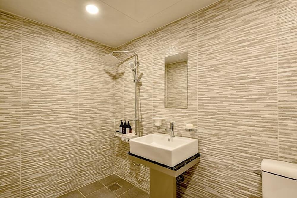 Standard Room (Netflix - Use personal account) photo 2