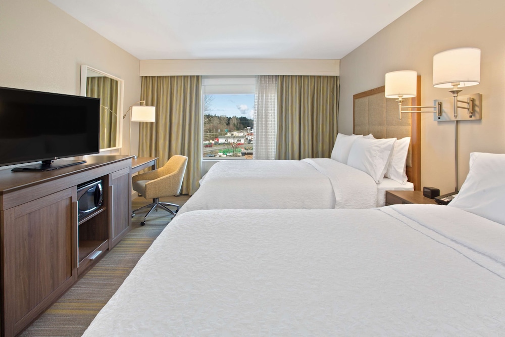Room, 2 Queen Beds, Accessible (Mobility & Hearing, Roll-in Shower) photo 1