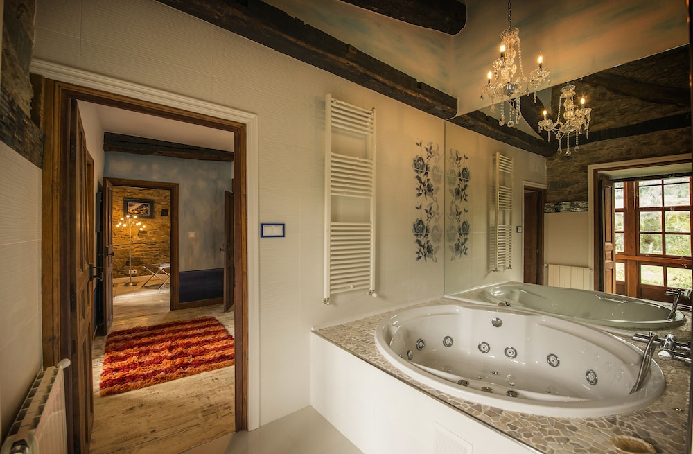 Double Room, Hot Tub (Balcony - O Cuarto De Rogelia) photo 2