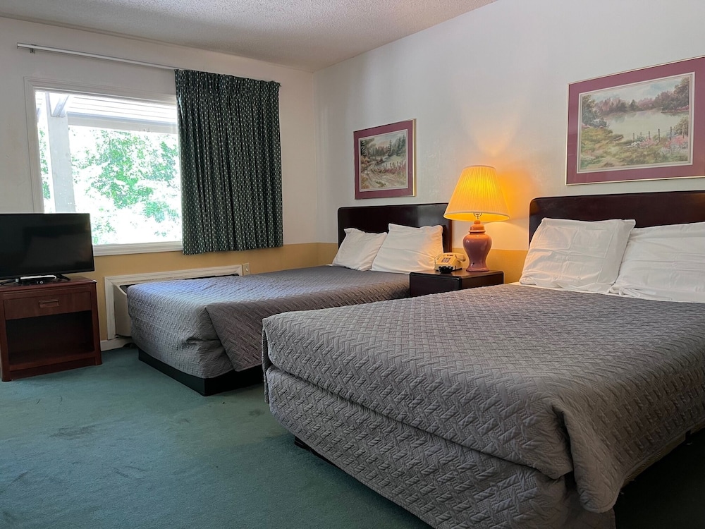 Standard Double Room, 2 Queen Beds, Smoking
