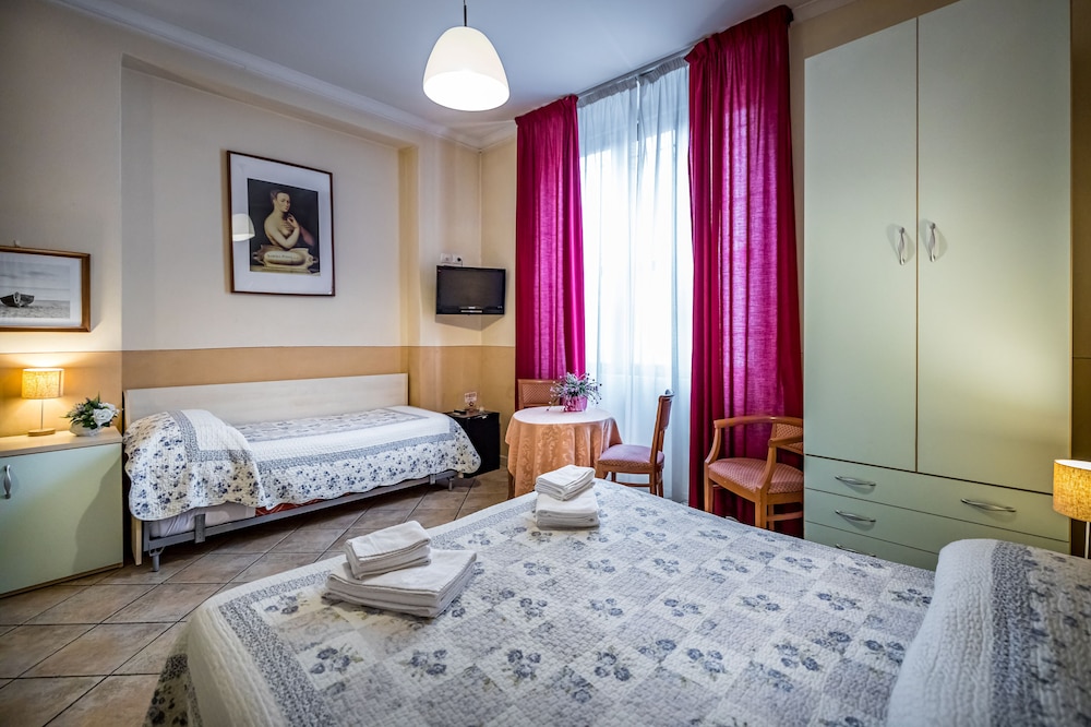 Superior Triple Room photo 2