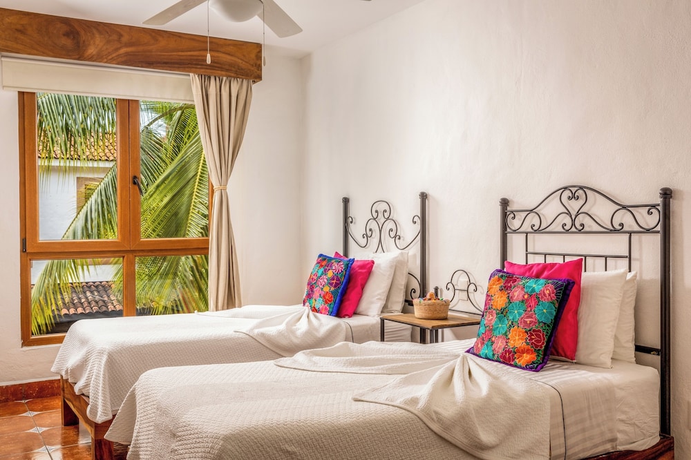 Two Bedroom Premium Master Suite with Terrace, Kitchenette and Pool View photo 2