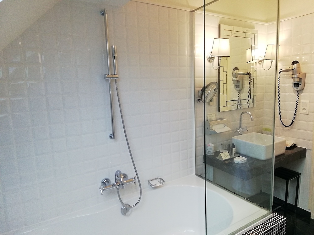Superior Double Room, Private Bathroom - Photo 10