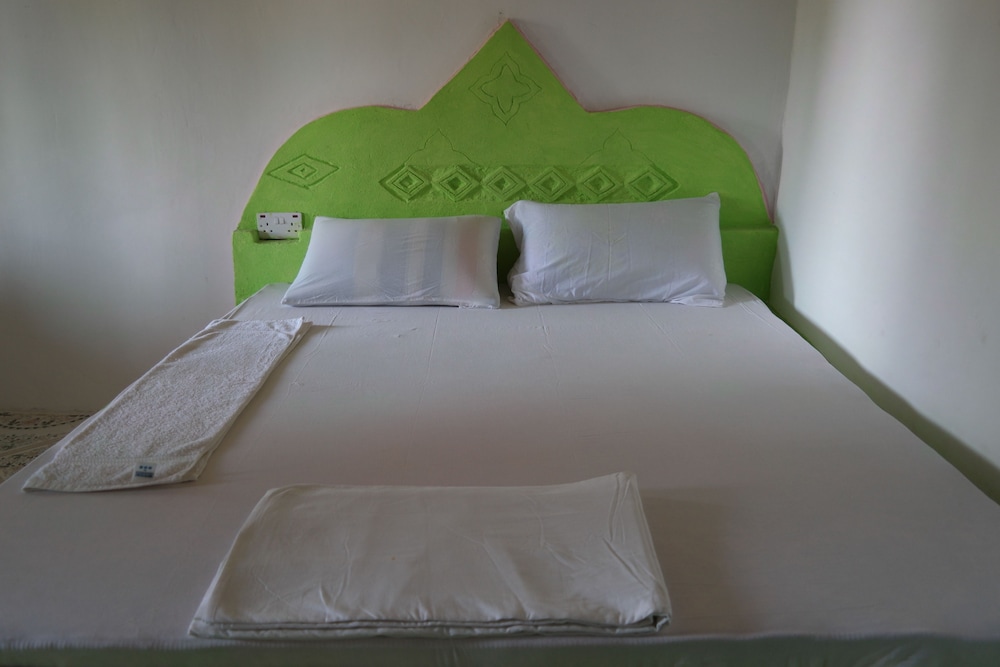 Basic Double Or Twin Room, Smoking
