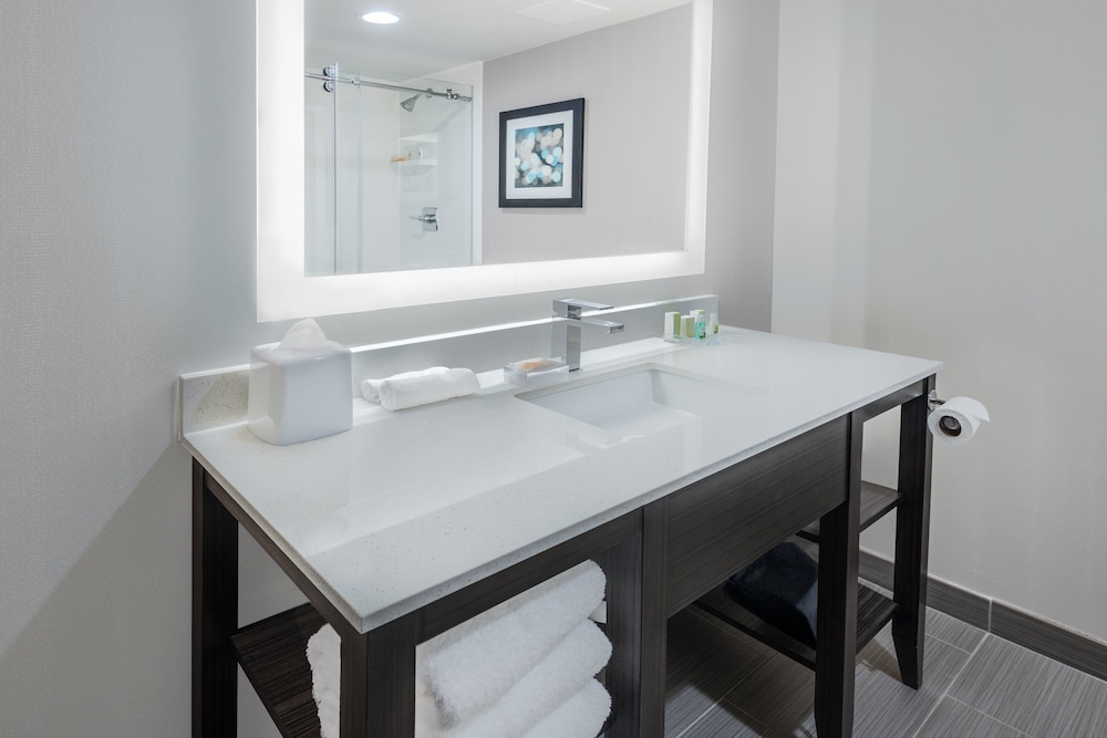 Suite, Multiple Beds, Accessible, Non Smoking (Communications) - Photo 2