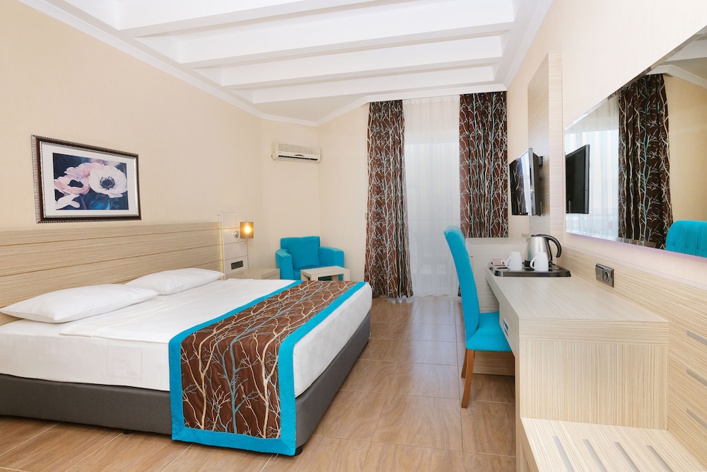 Standard Room with Land View