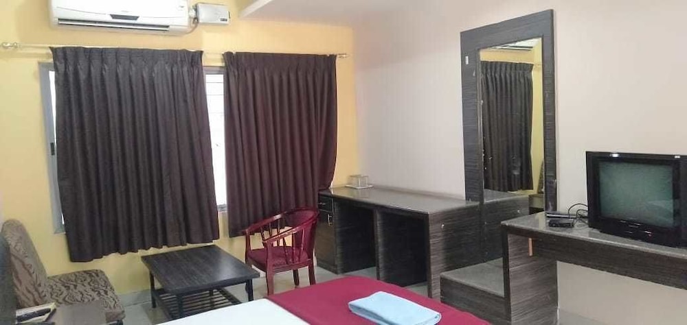 Deluxe AC Double Bed - Photo 11