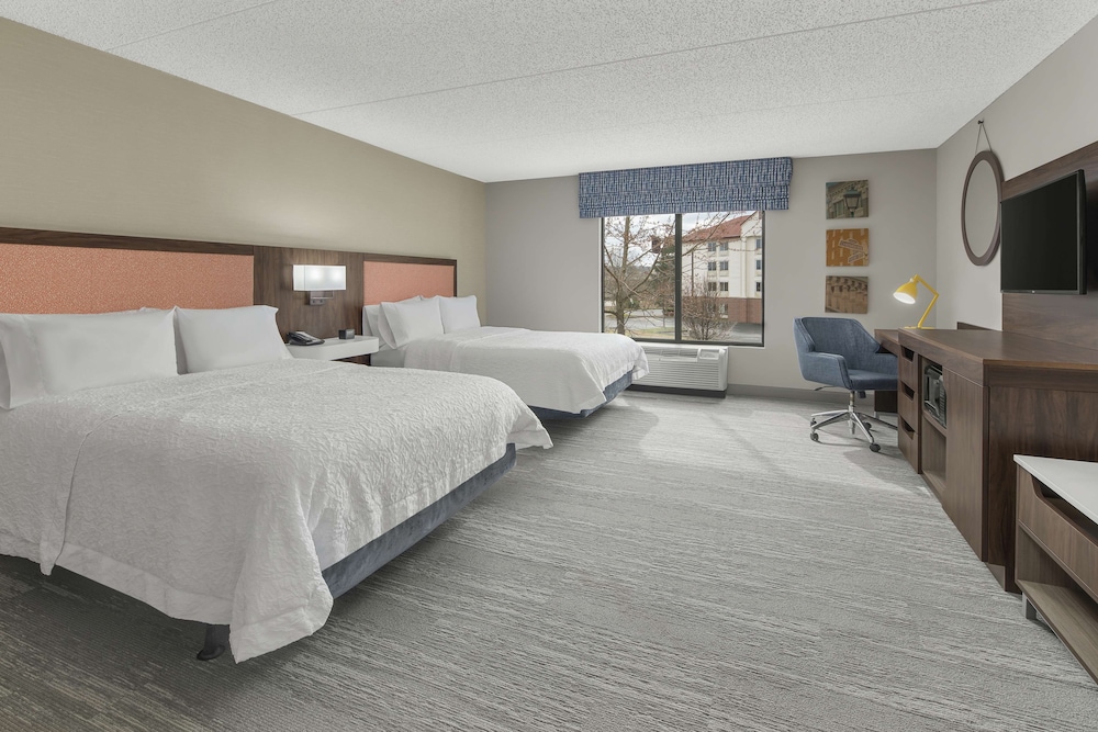 Room, 2 Queen Beds, Accessible, Non Smoking - Photo 1