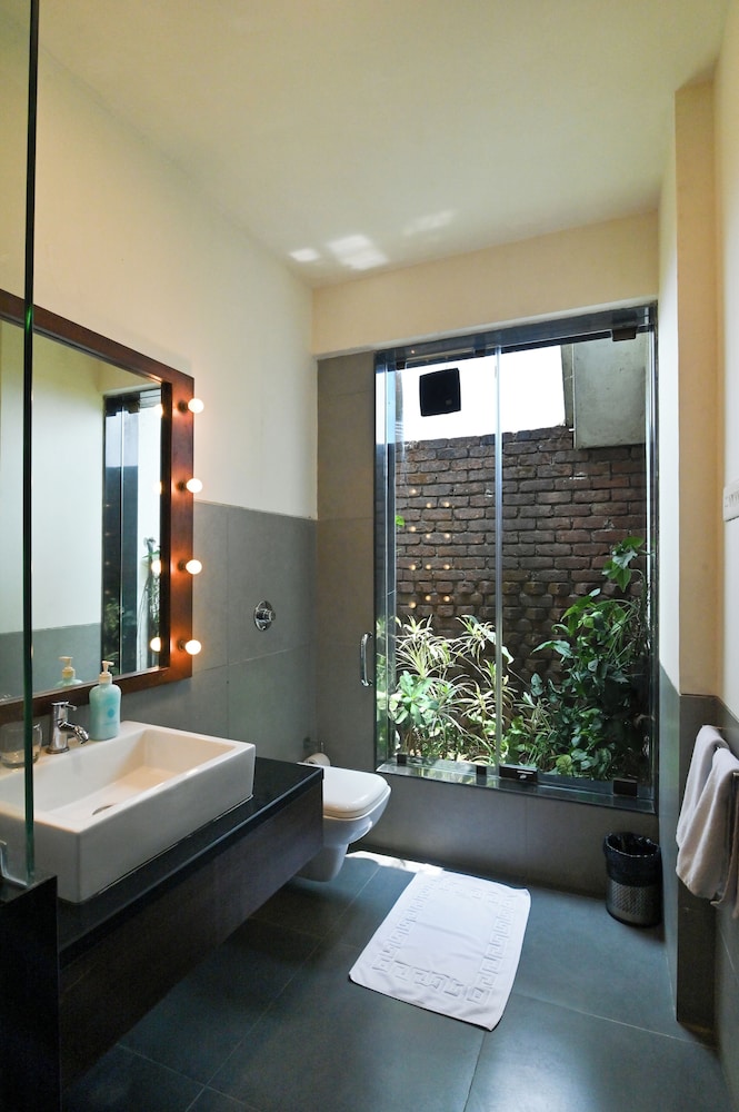 Courtyard Room photo 3