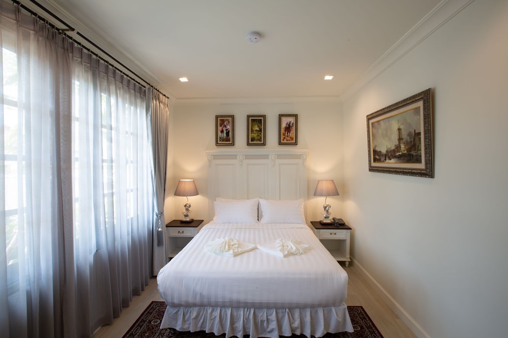 Superior Double Room, 1 Queen Bed, Ensuite - Photo 8