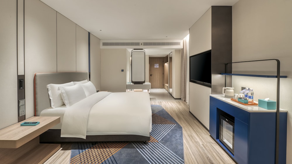 Standard Room, 1 King Bed