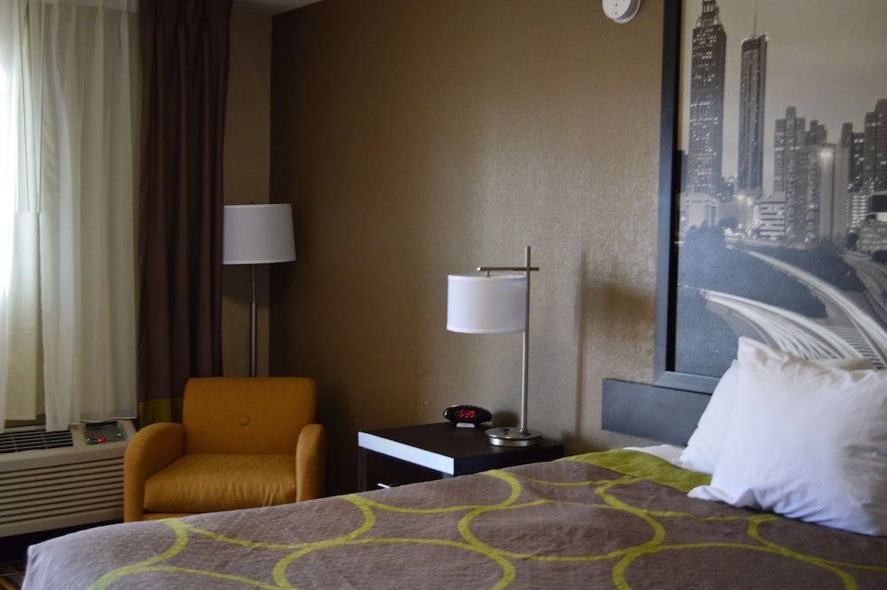 Standard Room, 1 Queen Bed, Smoking - Photo 5