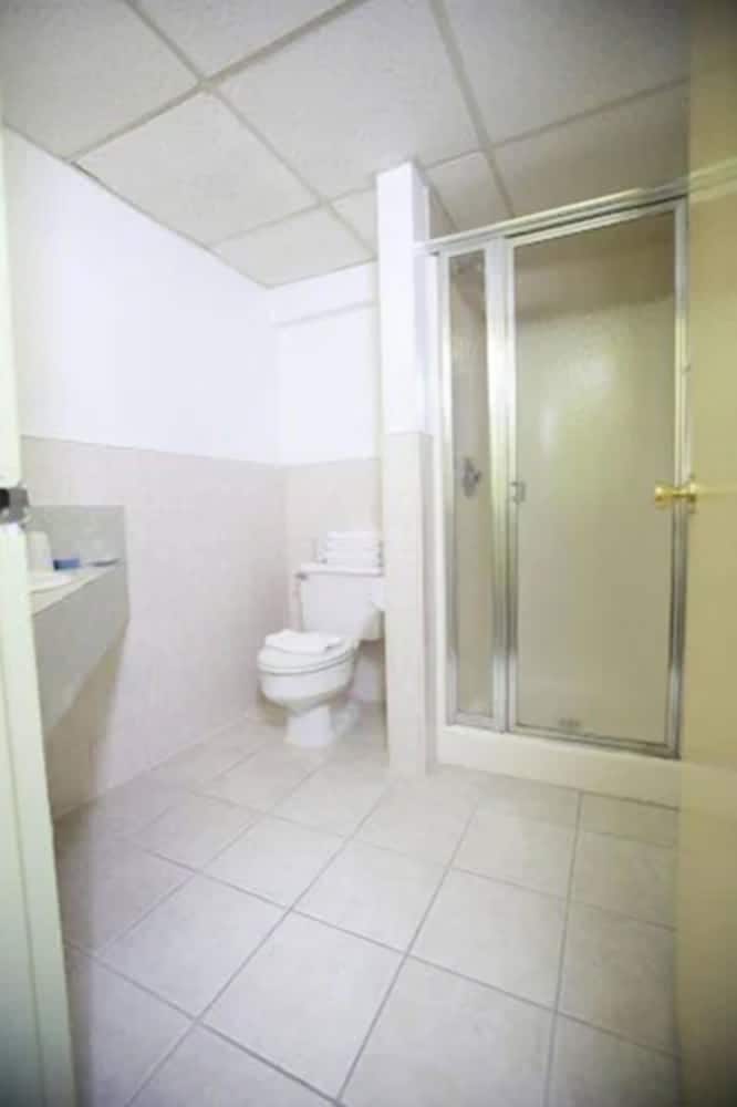 Standard Double Room, 2 Double Beds, Non Smoking photo 2