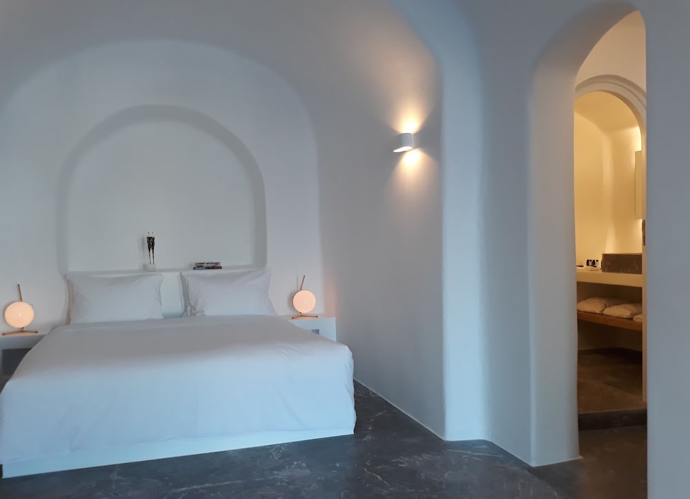 Suite, Plunge Pool, Caldera View (Olive Tree)