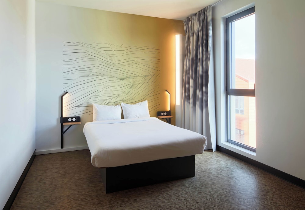 Double Room, Mobility Accessible - Photo 1