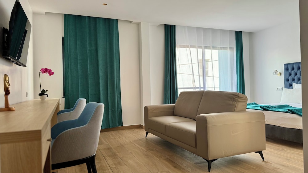 Luxury Double Room, Balcony photo 2
