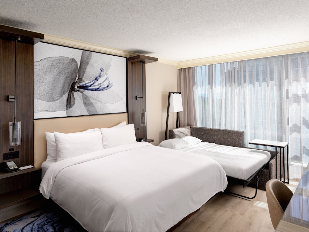 Deluxe Room, 1 King Bed - Photo 1