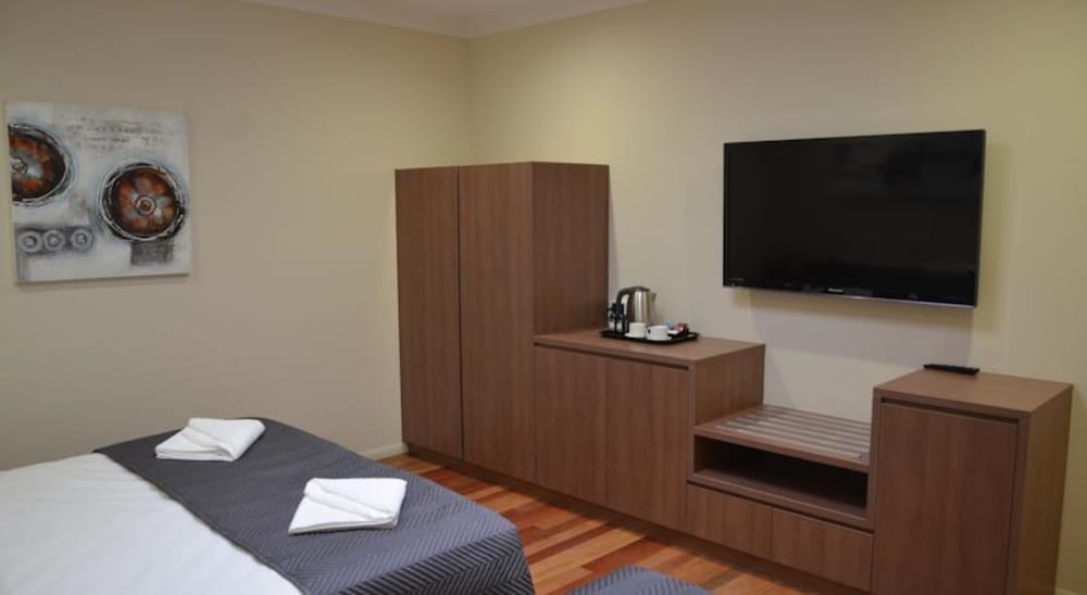 Standard Room (King Room Internal) photo 3