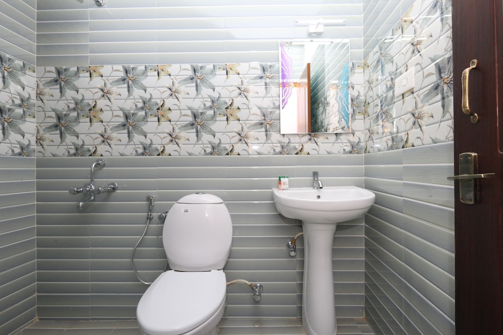 Standard Double Or Twin Room, 1 Double Bed, Private Bathroom photo 3