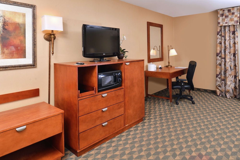 Room, 2 Queen Beds, Accessible, Non Smoking
