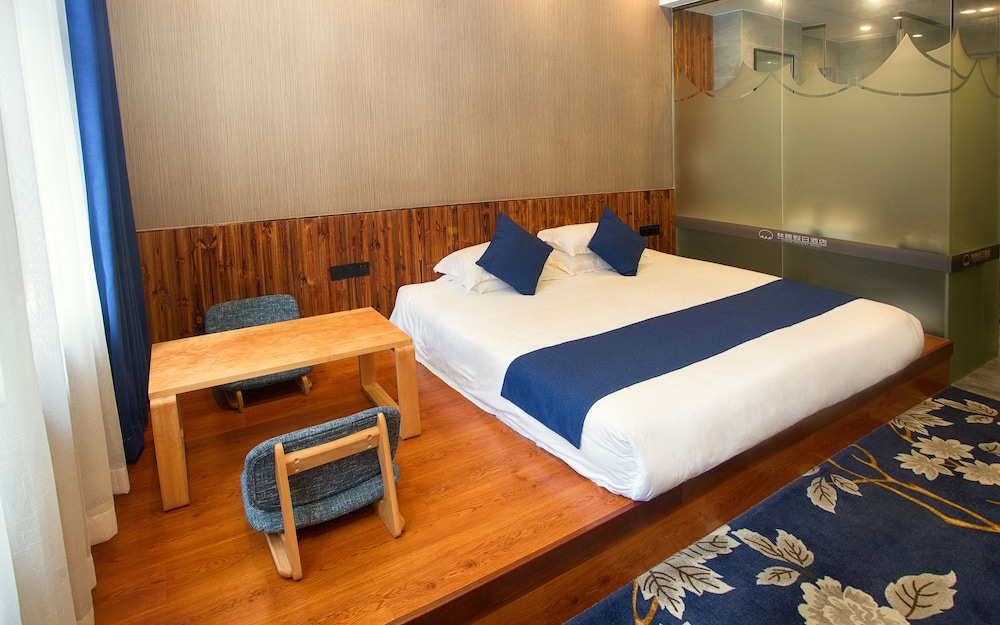 Deluxe Double Room, River View