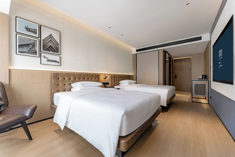 Superior Room, 2 Double Beds, City View photo 3