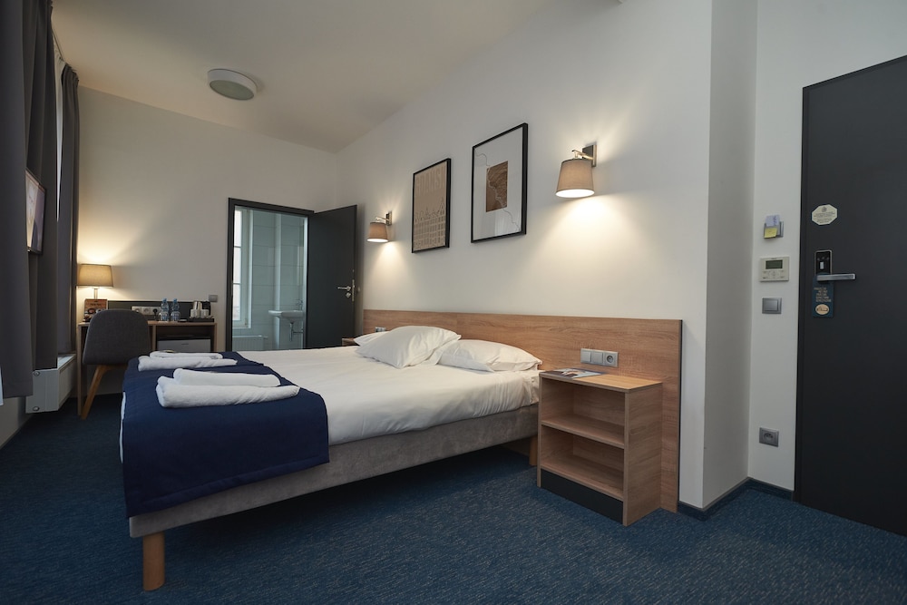 Deluxe Double or Twin Room photo 3