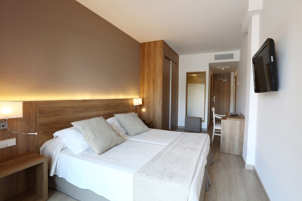 Double Room Single Use, Balcony, City View, photo 6