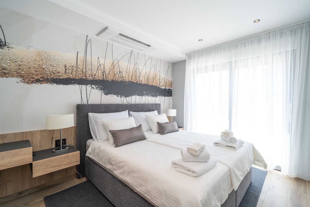 Apartment (Luxury One Bedroom Apartment with Ter) photo 3