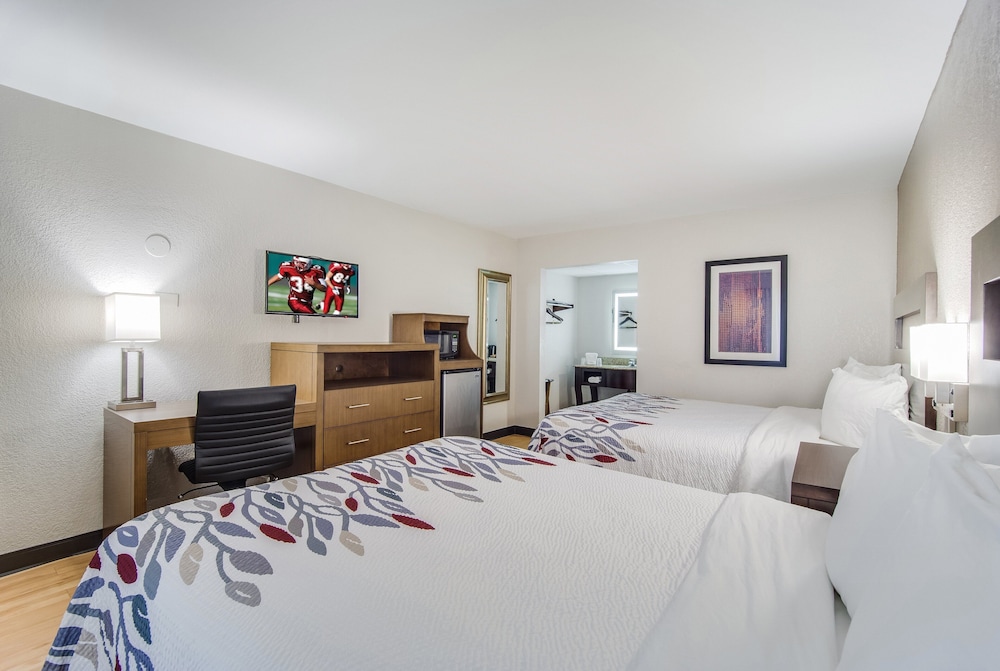 Deluxe Room, 2 Queen Beds, Non Smoking