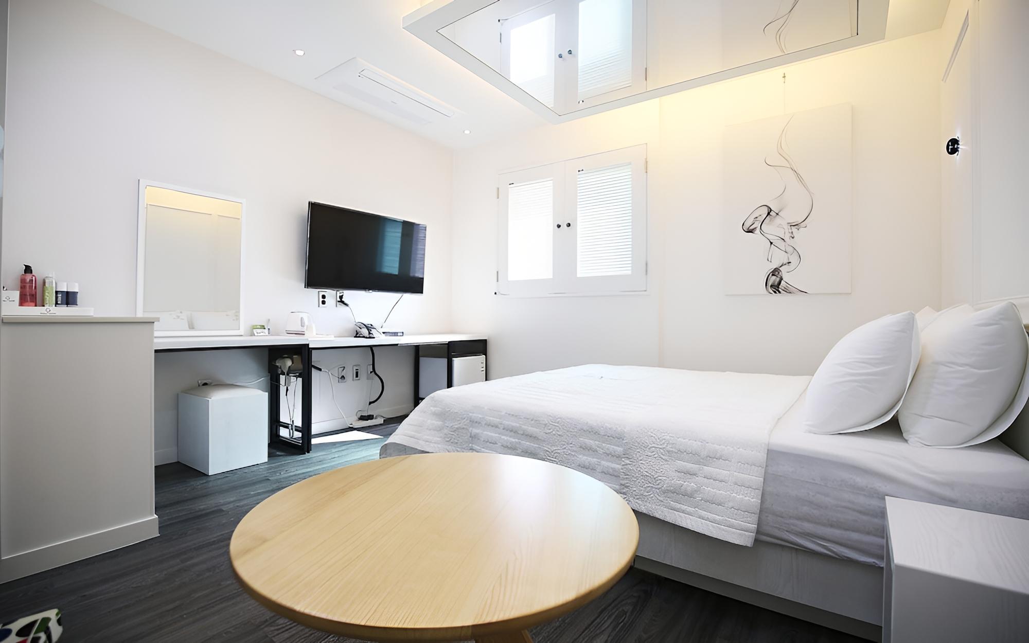 Room (Standard room) - Photo 2