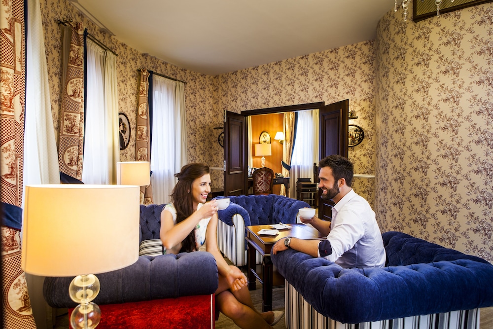 Presidential Apartment photo 2