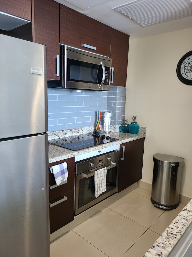 Deluxe Apartment, Ocean View, Beachfront