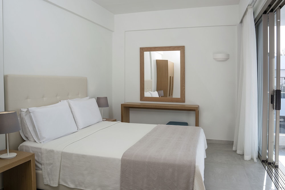 Suite, Multiple Beds, Sea View - Photo 6