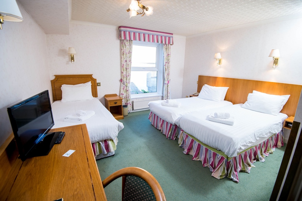 Family Quadruple Room, Multiple Beds photo 1