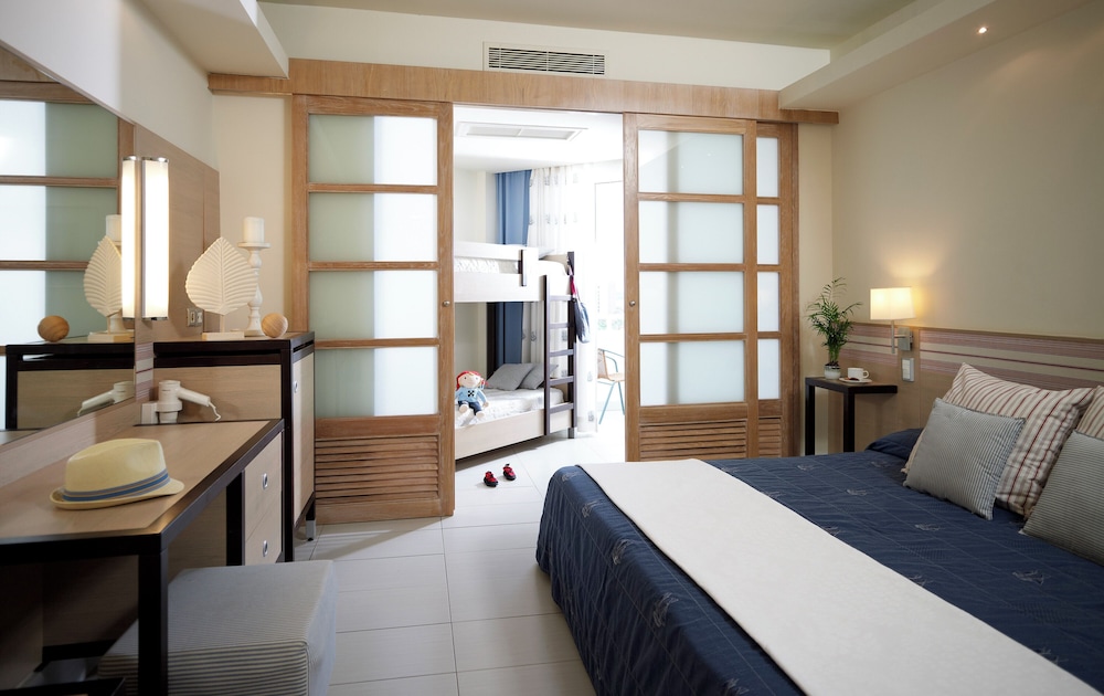Family Room, Partial Sea View