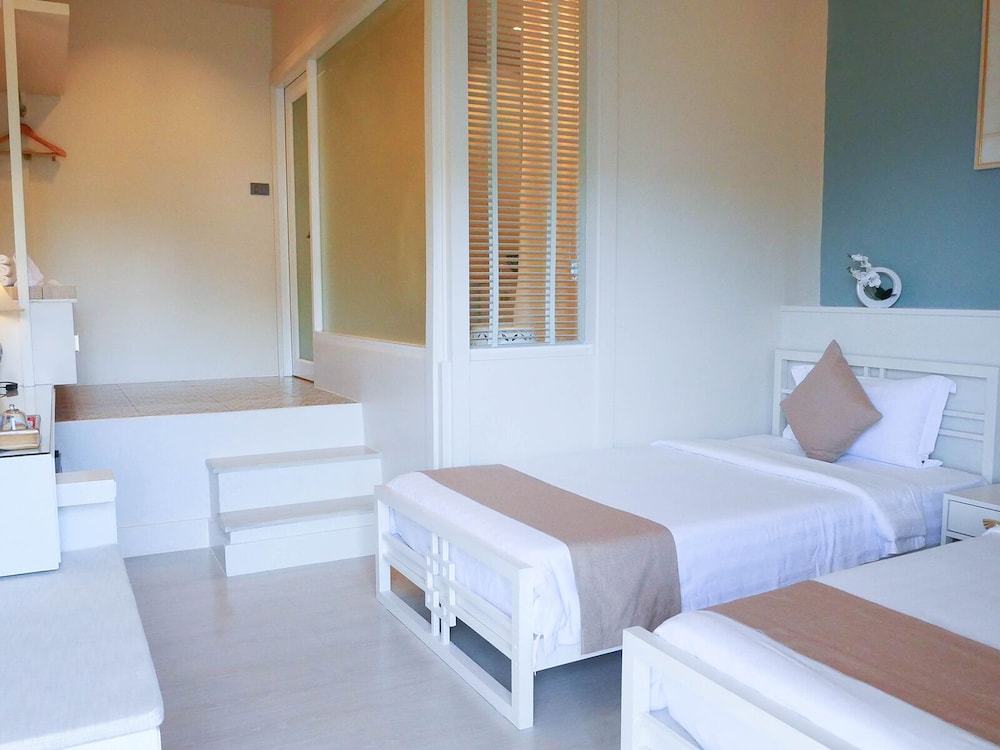 Superior Extra Twin Room photo 2