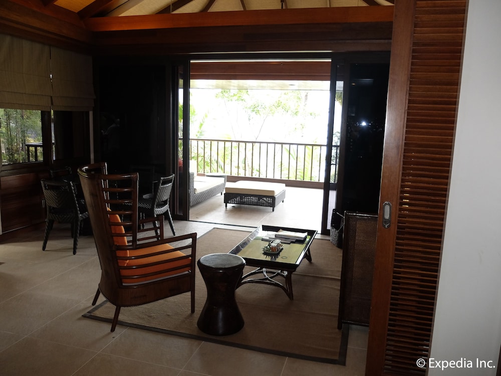 Premier Suite King - Photo 13