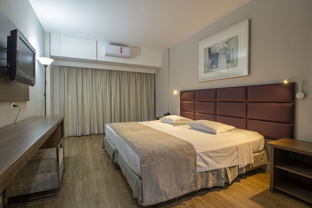 Deluxe Triple Room, Multiple Beds - Photo 1