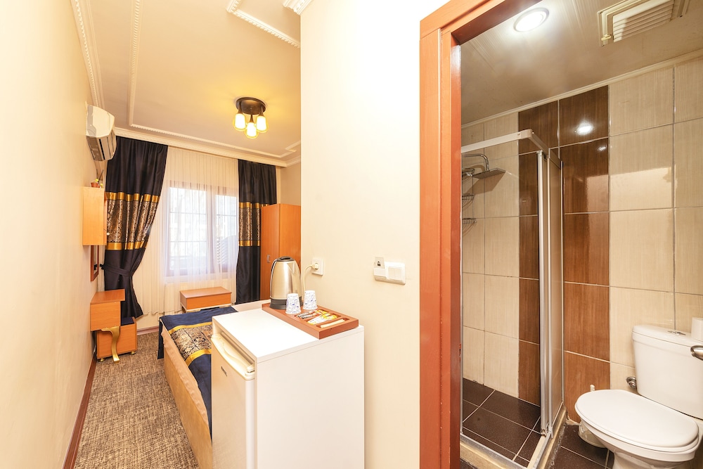Basic Double or Twin Room photo 2