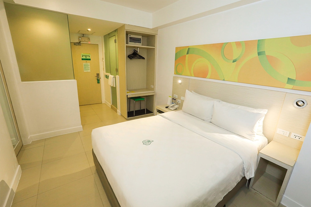 Queen Room photo 1