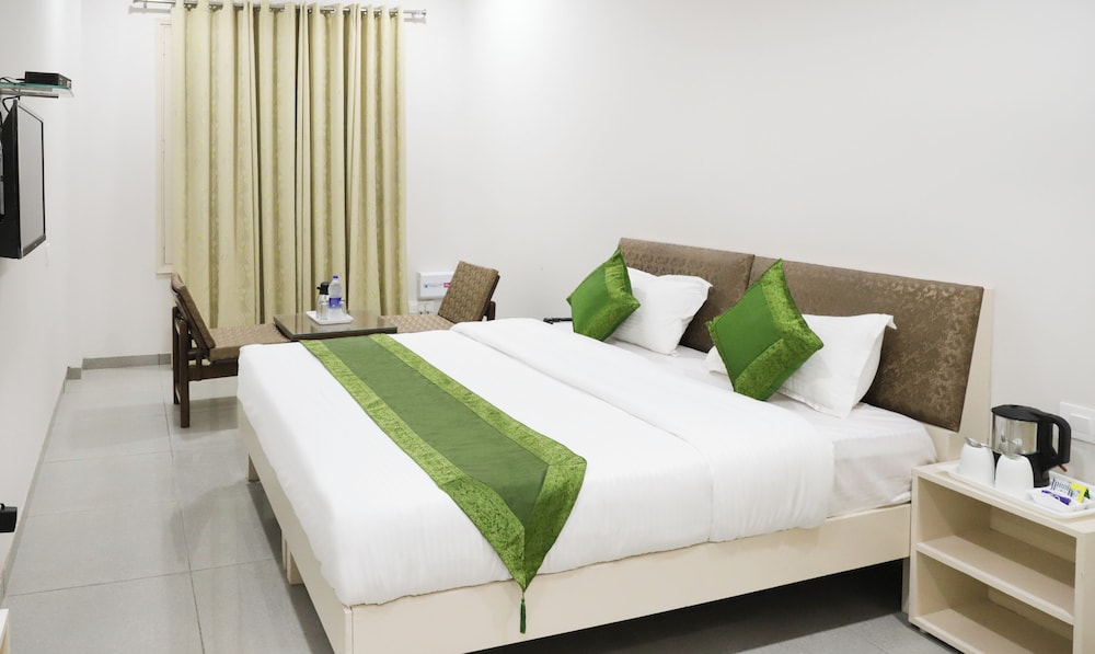 Deluxe Double Room, City View