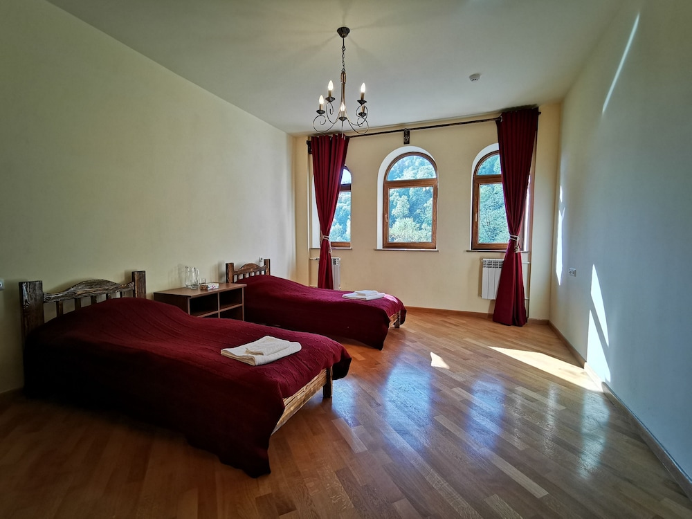 Twin Room, 1 Bedroom, Mountain View