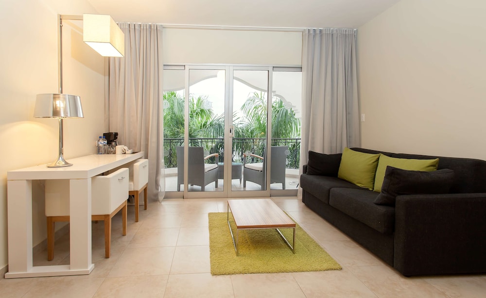 Premium Room (Extra Bed 2 Adults + 1 Child) photo 2