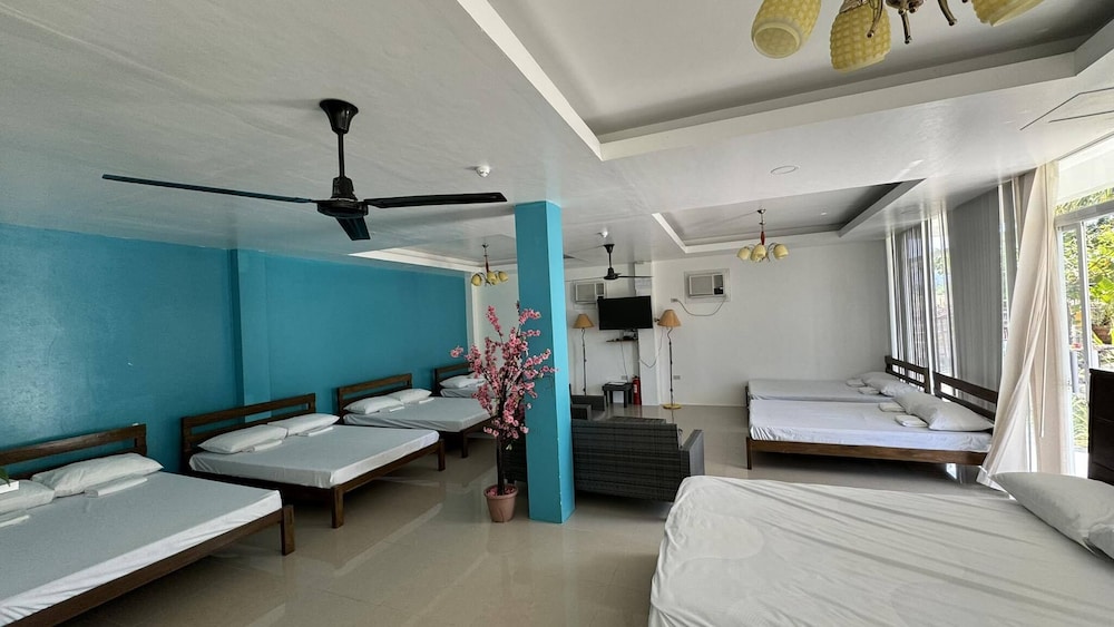 Family Room, Multiple Beds, Beachside photo 1